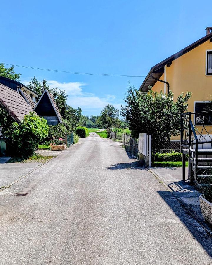 Domen'S Cozy Rentals Крань Экстерьер фото