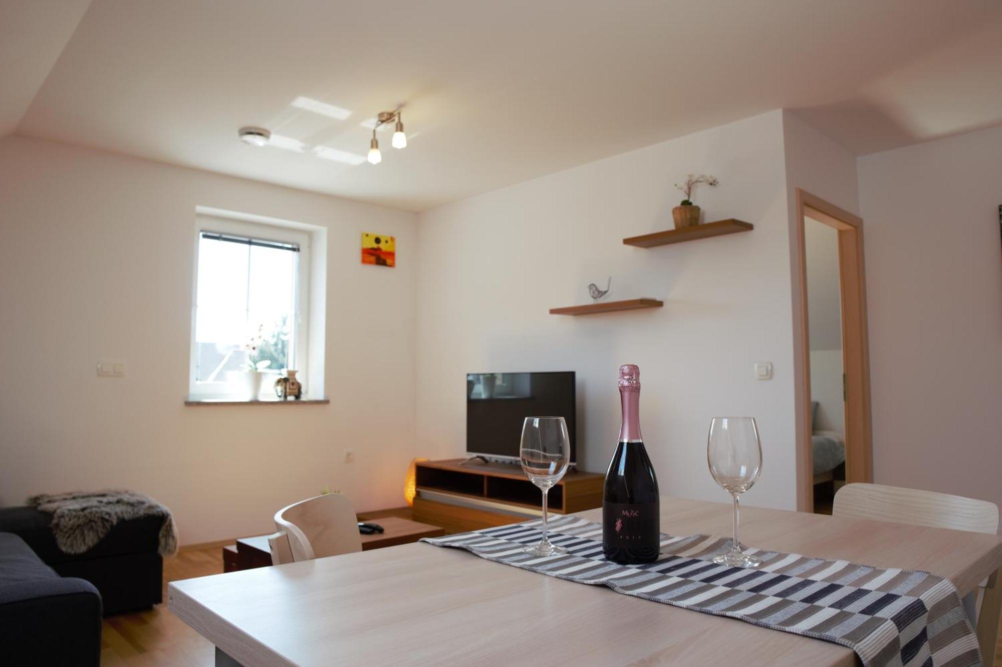 Domen'S Cozy Rentals Крань Экстерьер фото