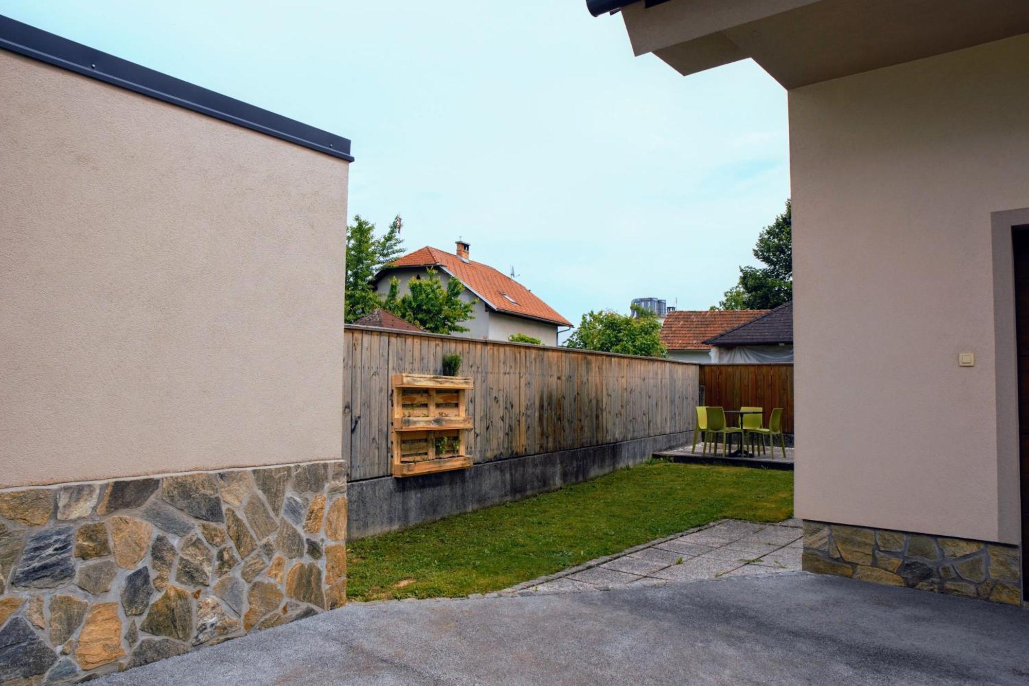 Domen'S Cozy Rentals Крань Экстерьер фото